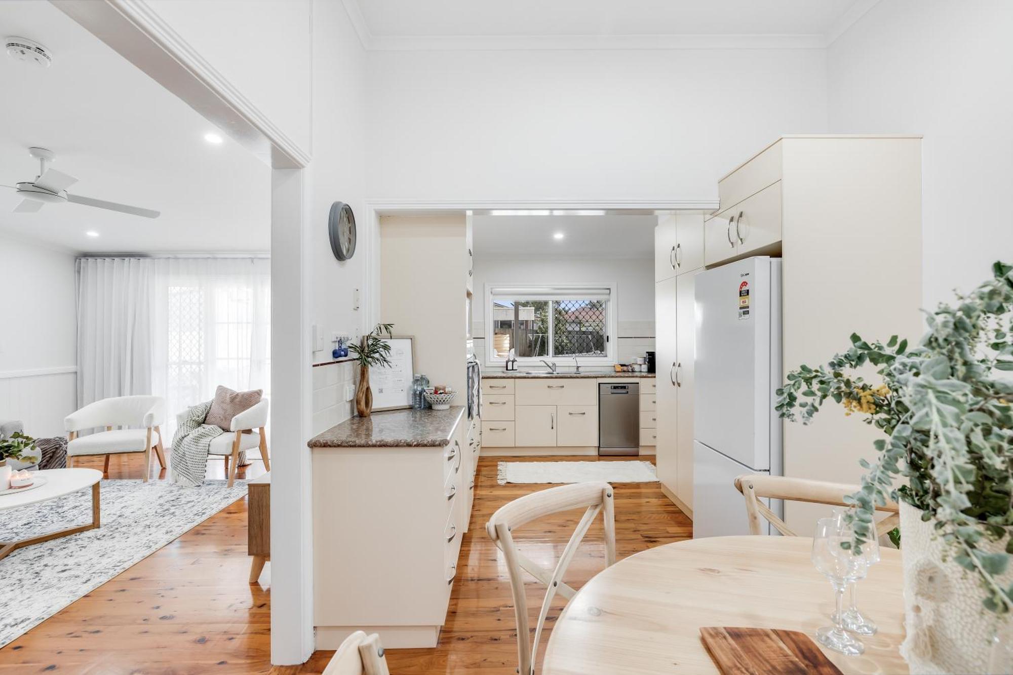 טוומבה Jacaranda Cottage - Family & Pet Friendly מראה חיצוני תמונה
